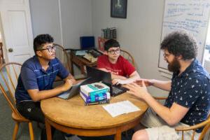 学生们为暑期研究探索改进数字笔记技术的方法